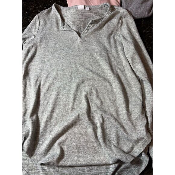 *3/$15 Bundle of 4 Women's XS/S T-Shirts Converse Universal Thread Ana Gap - Picture 6 of 9